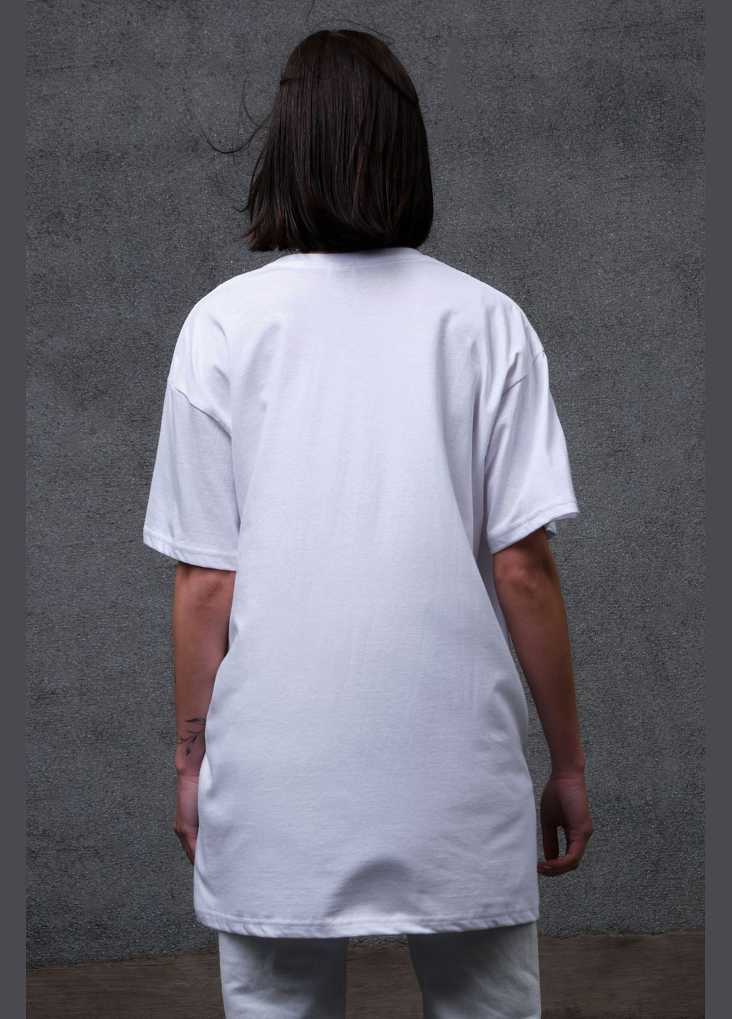 Біла всесезон оверсайз футболка з принтом1702 з довгим рукавом Without