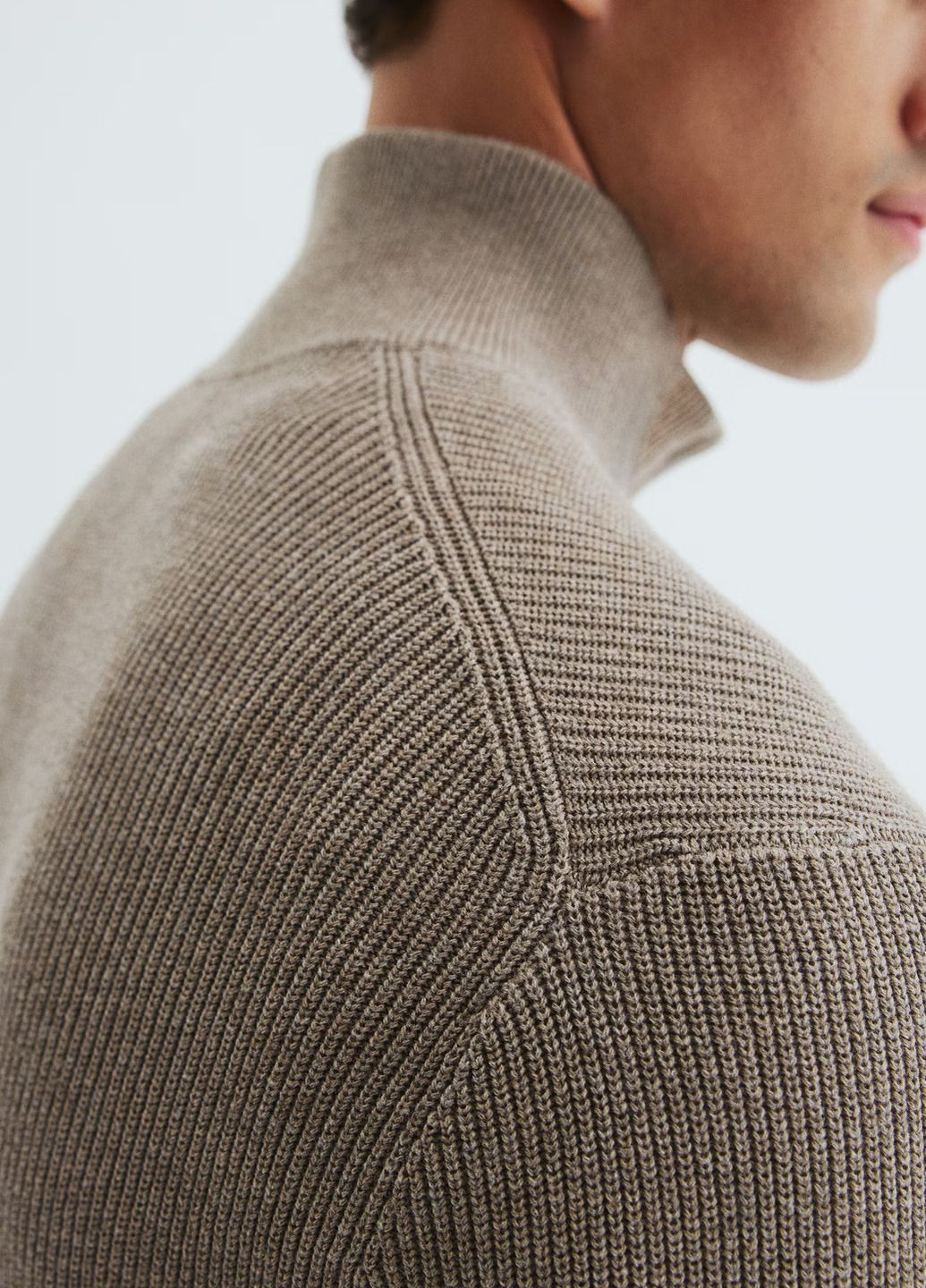 Темно-бежевый демисезонный свитер H&M