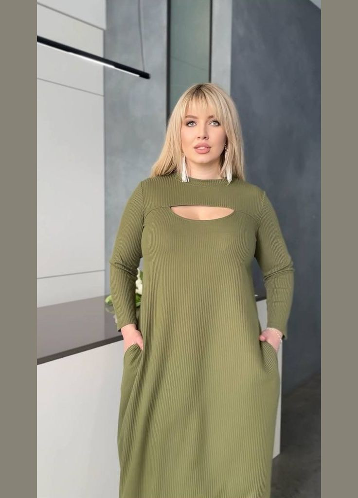 Оливковое (хаки) женское макси платье цвет хаки р.48/52 453409 New Trend
