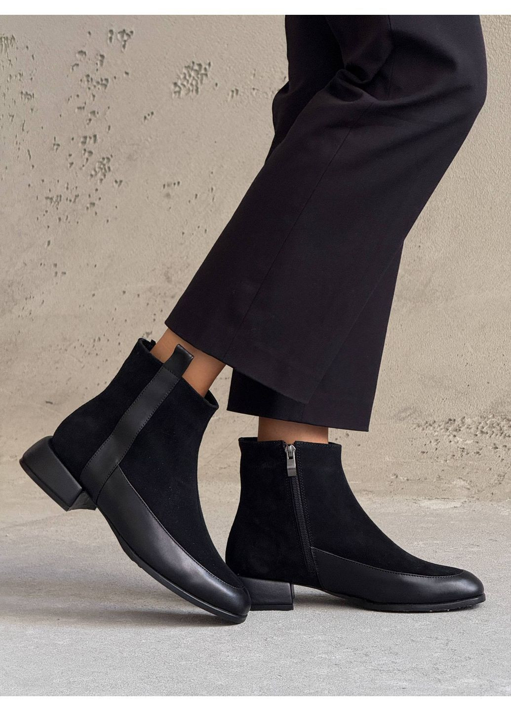 Осенние классические кожаные ботинки Helen из натуральной замши