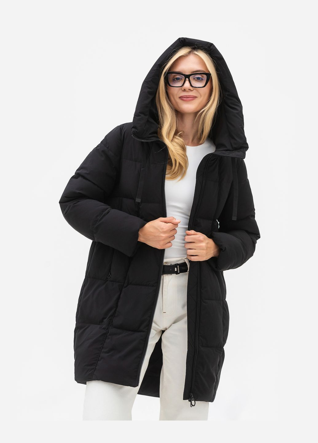 Черная зимняя куртка с капюшоном модель Towmy 3354