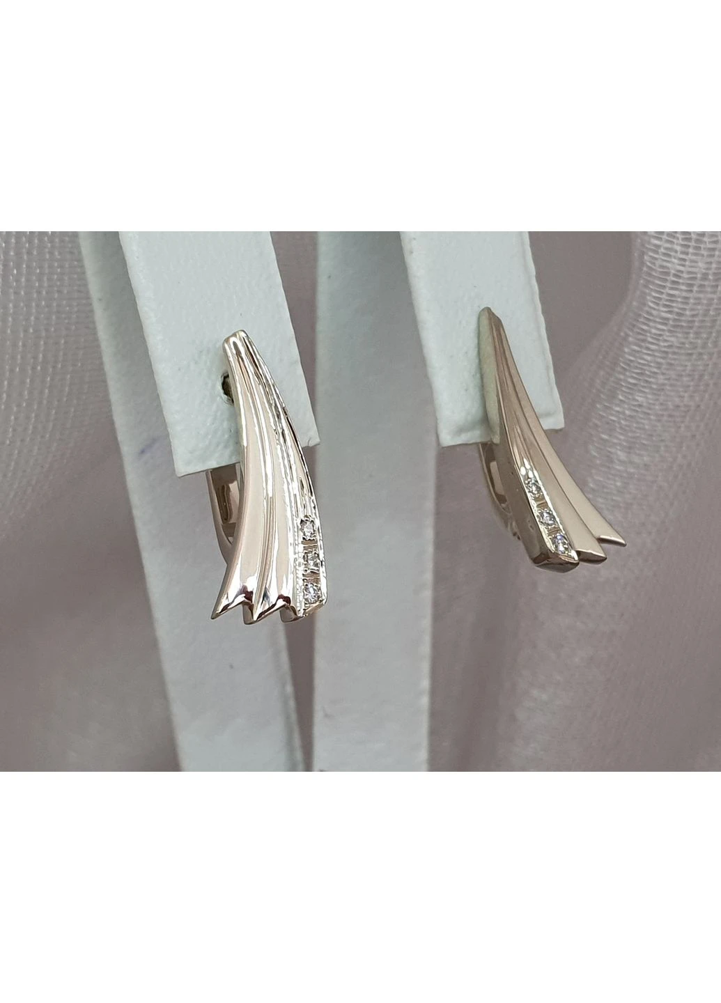 Золотые серьги с бриллиантами. 942328 No Brand (381578690)