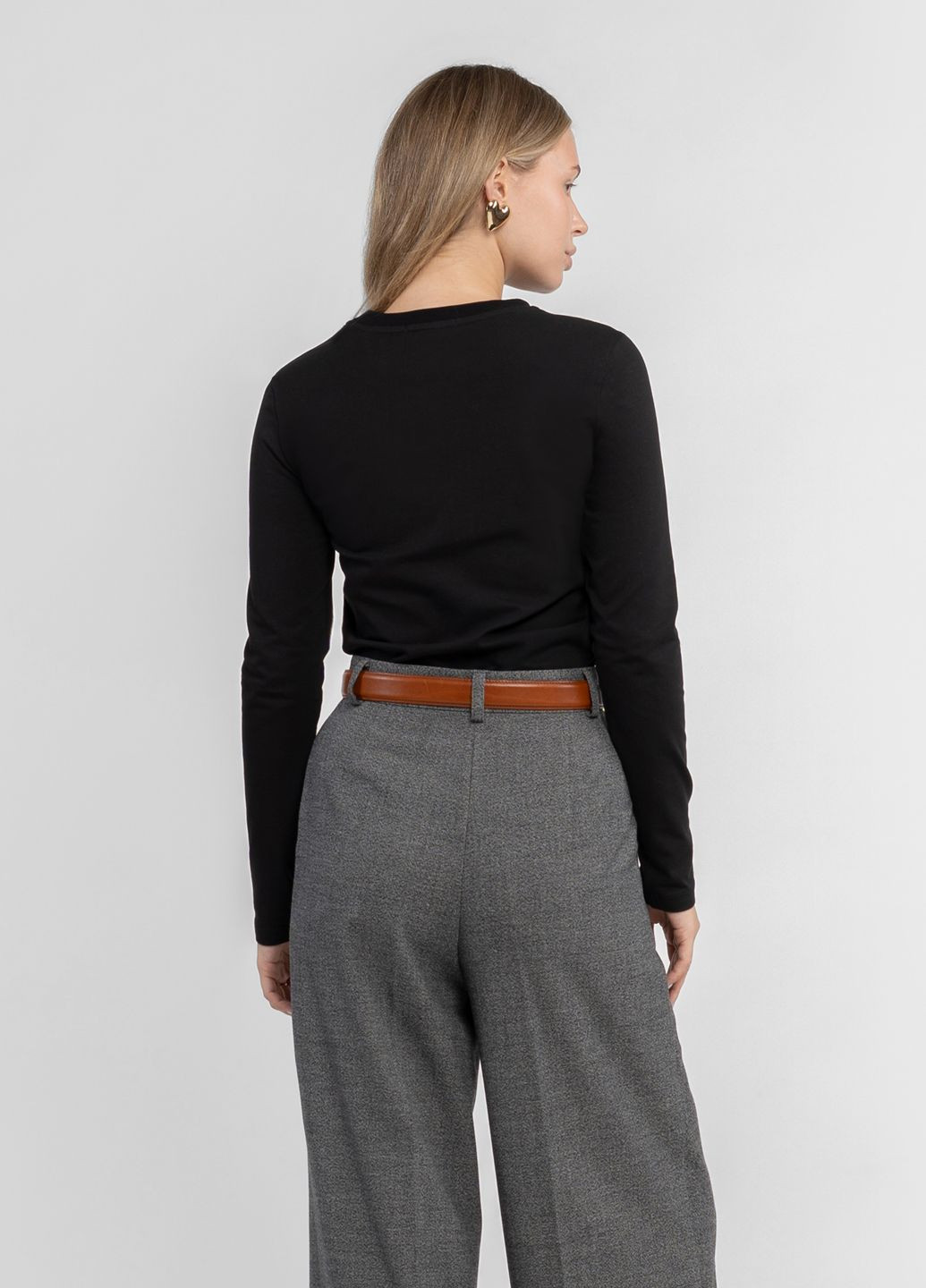 Лонгслив женский W17.03.02.530 черный из тонкого джерси Arber (361109160)