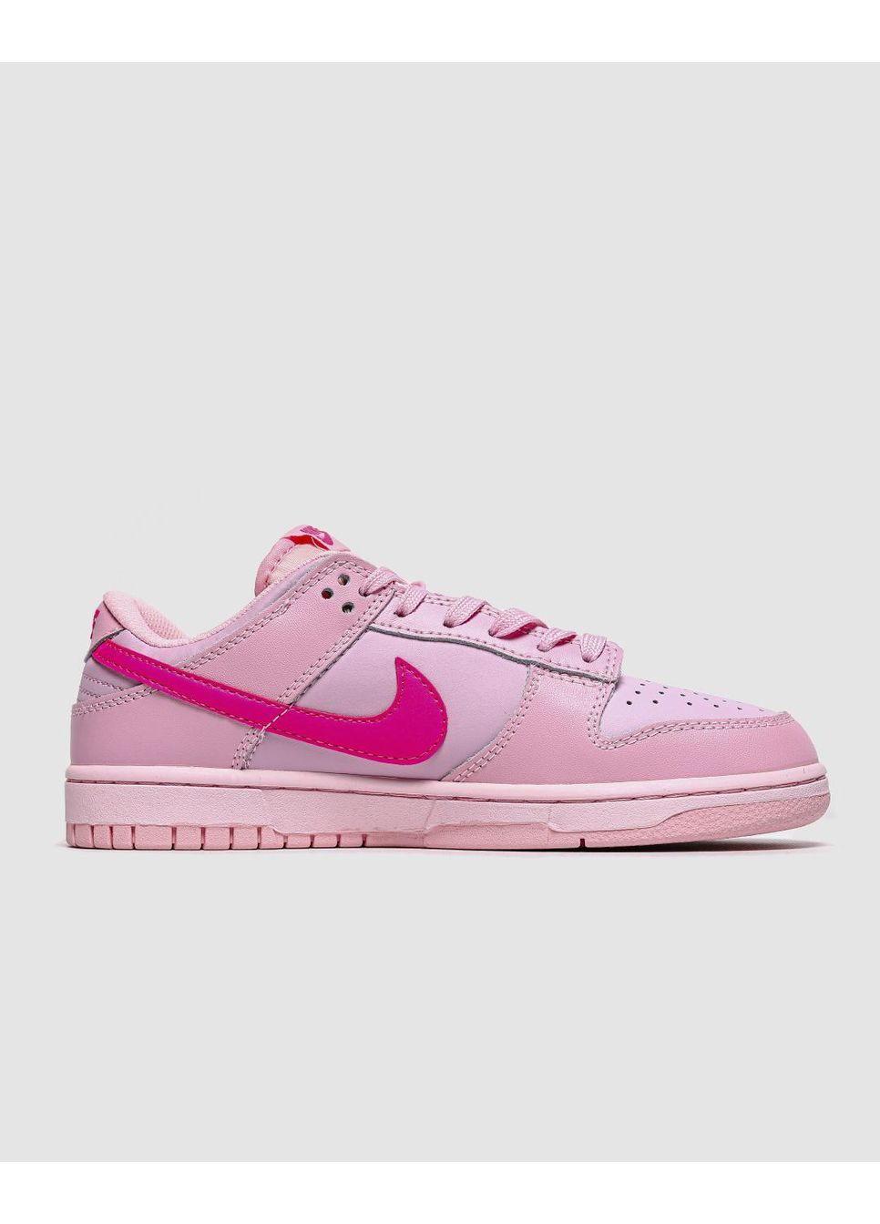 Розовые демисезонные кроссовки мужские nike dunk low gs triple pink найк сб данк No Brand