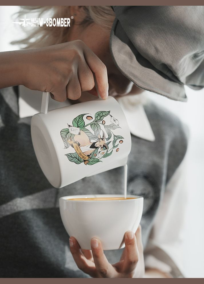 Пітчер з ручкою для молока 5.0 500мл 6th Anniversary Limited Edition (P5793) MHW-3BOMBER (326798680)