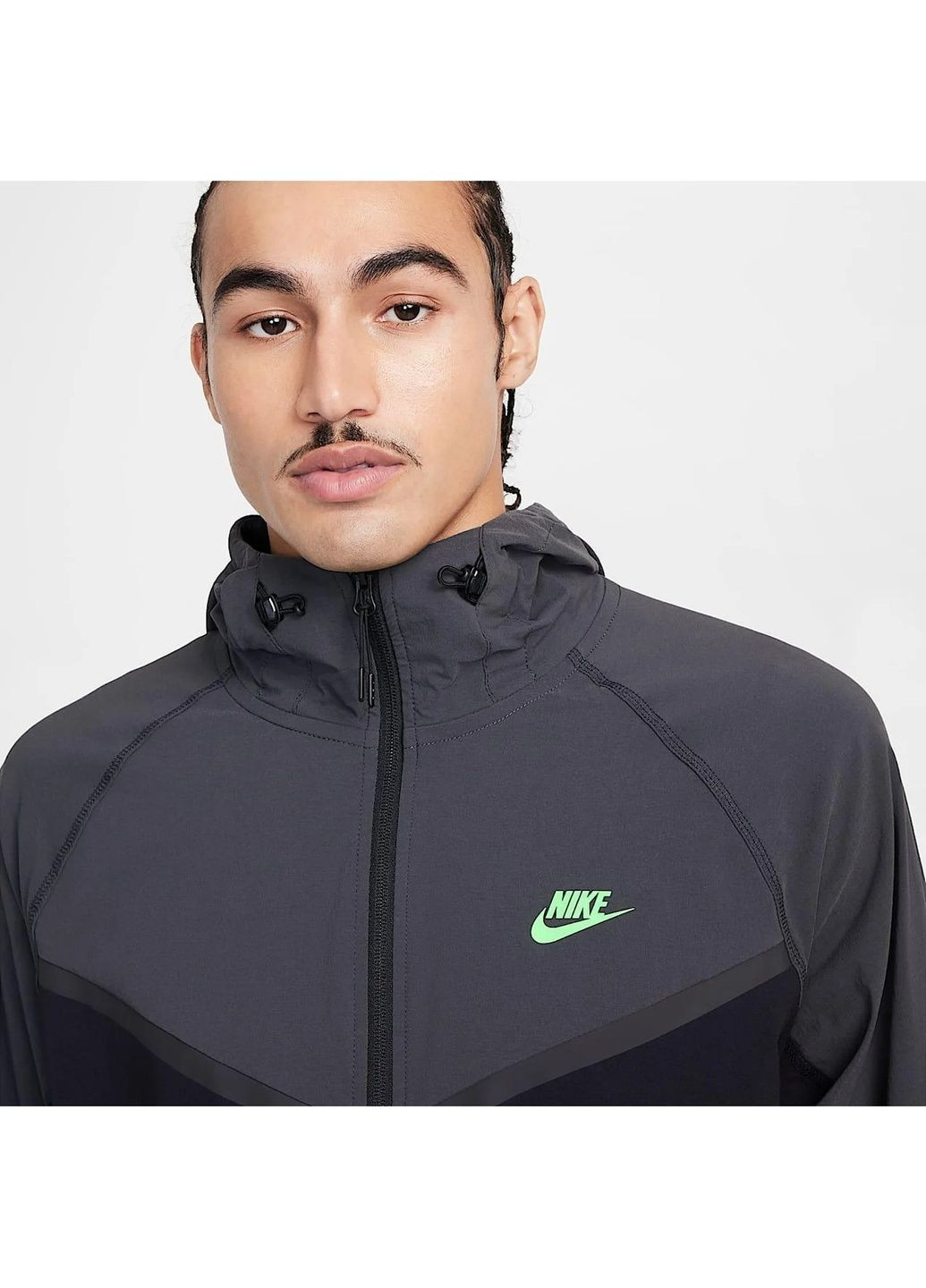 Чорна куртка чоловіча tech woven jacket black Nike
