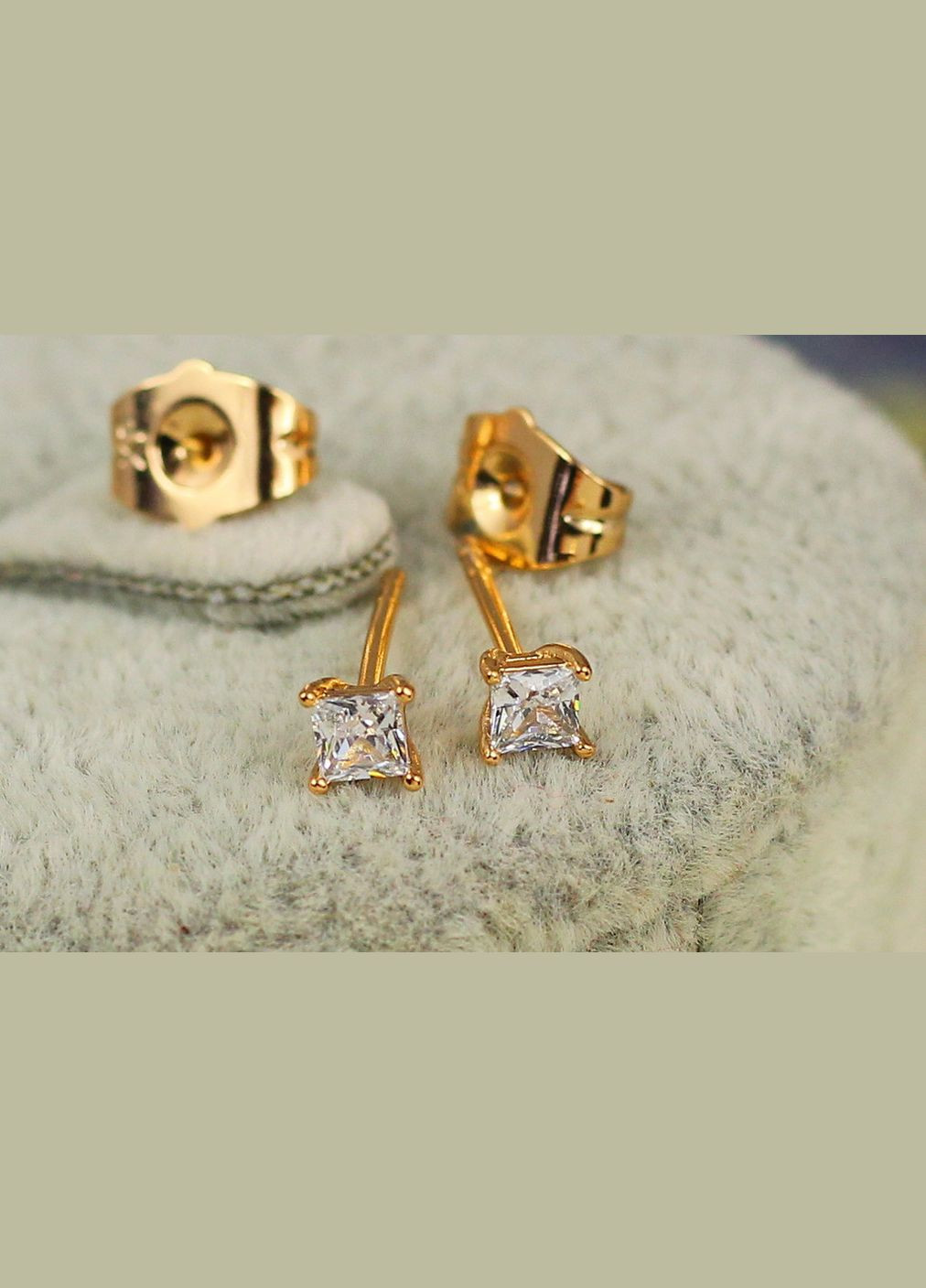 Сережки гвоздики квадратні камінці 4 мм золотисті Xuping Jewelry (316432893)