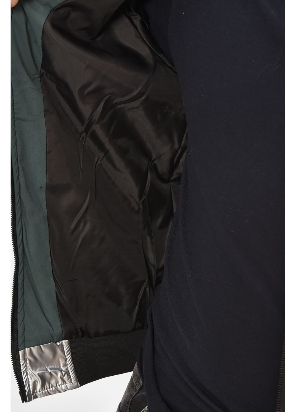 Сіра демісезонна вітровка чоловіча демісезонна сірого кольору з принтом Let's Shop