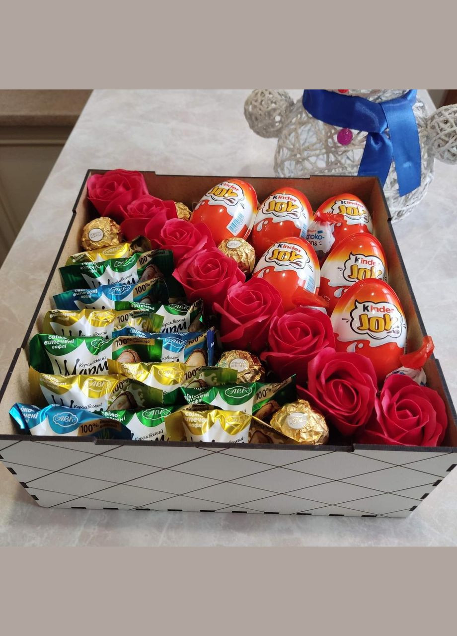 Бокс із солодощів і троянд для коханої, для дівчини No Brand (315888821)