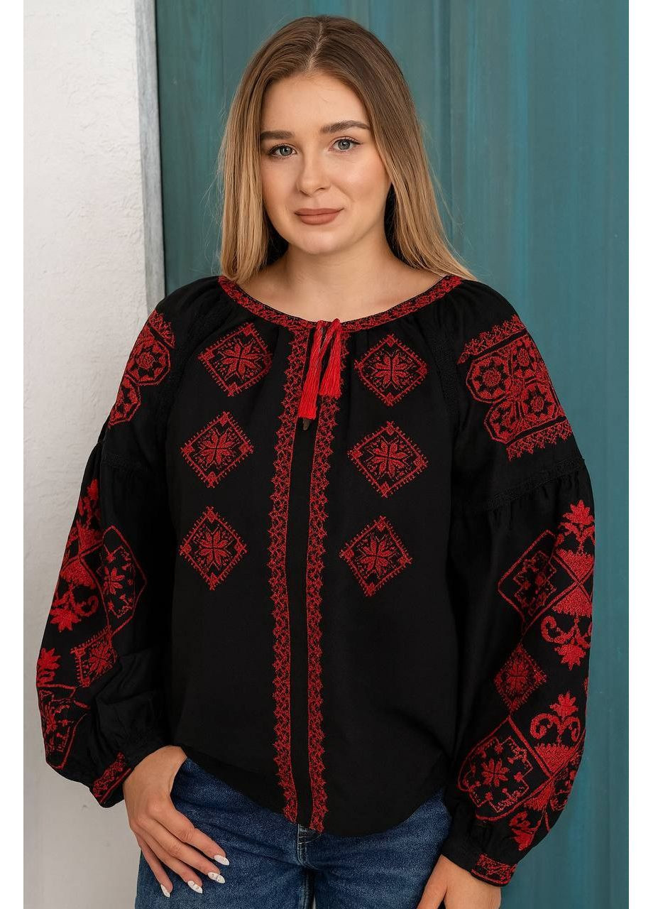 Чёрная стильная женская вышиванка черного цвета с красной вышивкой. ESQ (369934117)