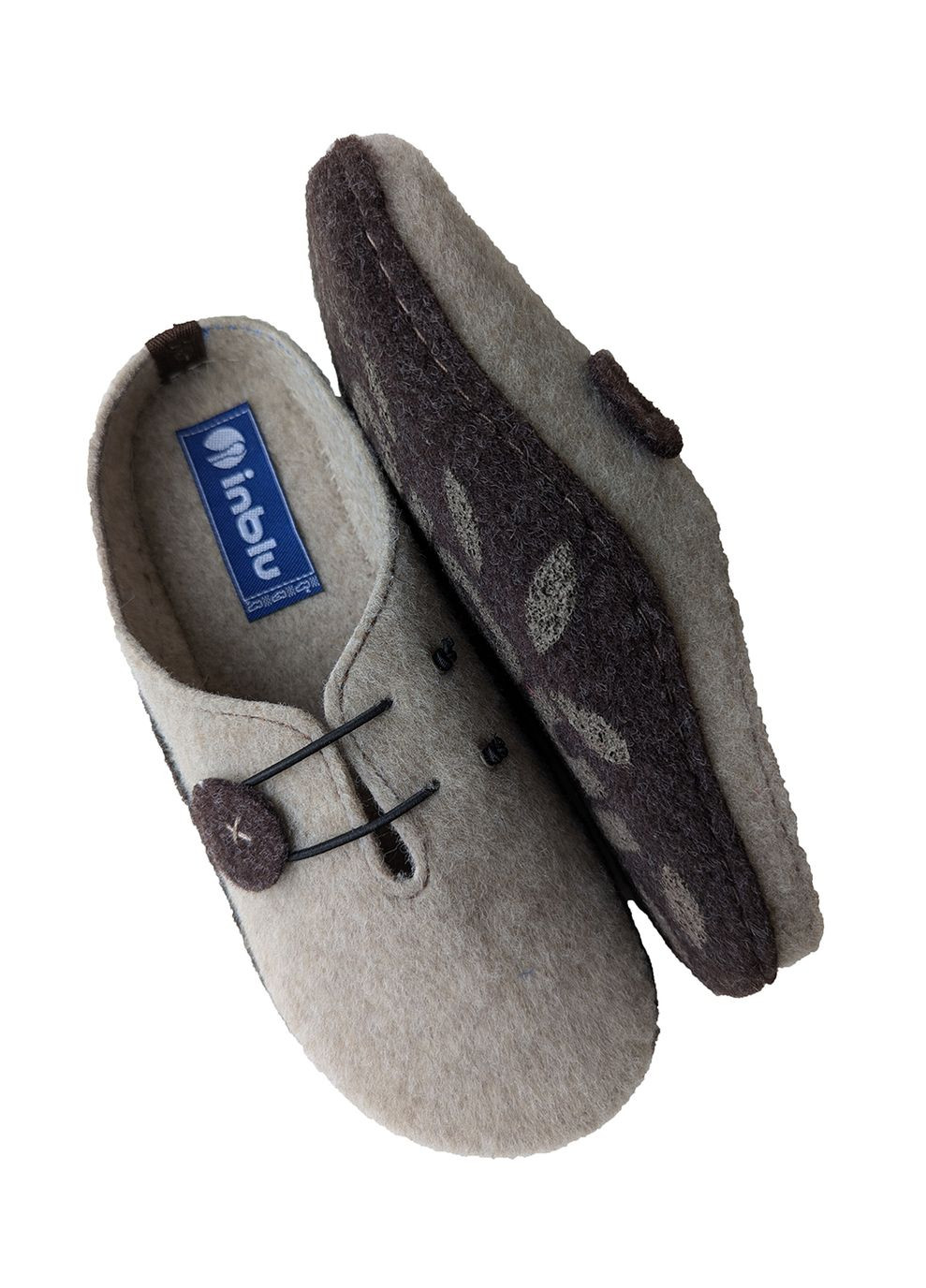 Бежевые тапочки бесшумные закрытые паркетные Inblu с пуговицами