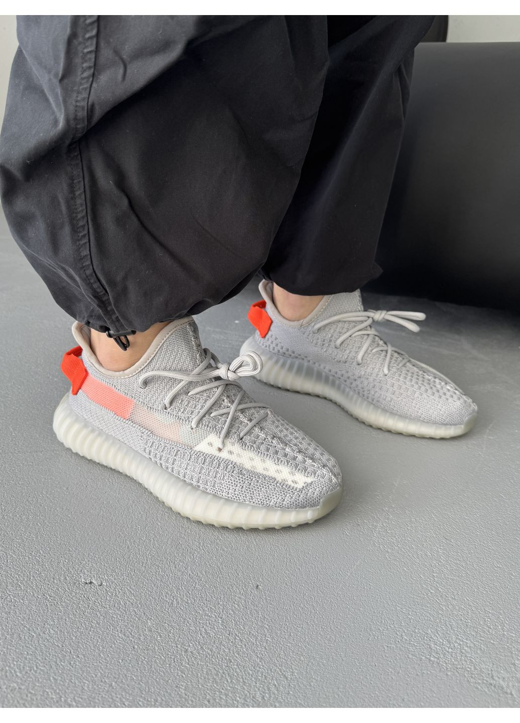 Сірі Осінні кросівки чоловічі і жіночі adidas yeezy 350 tail light | адідас ізі 350 сірі No Brand