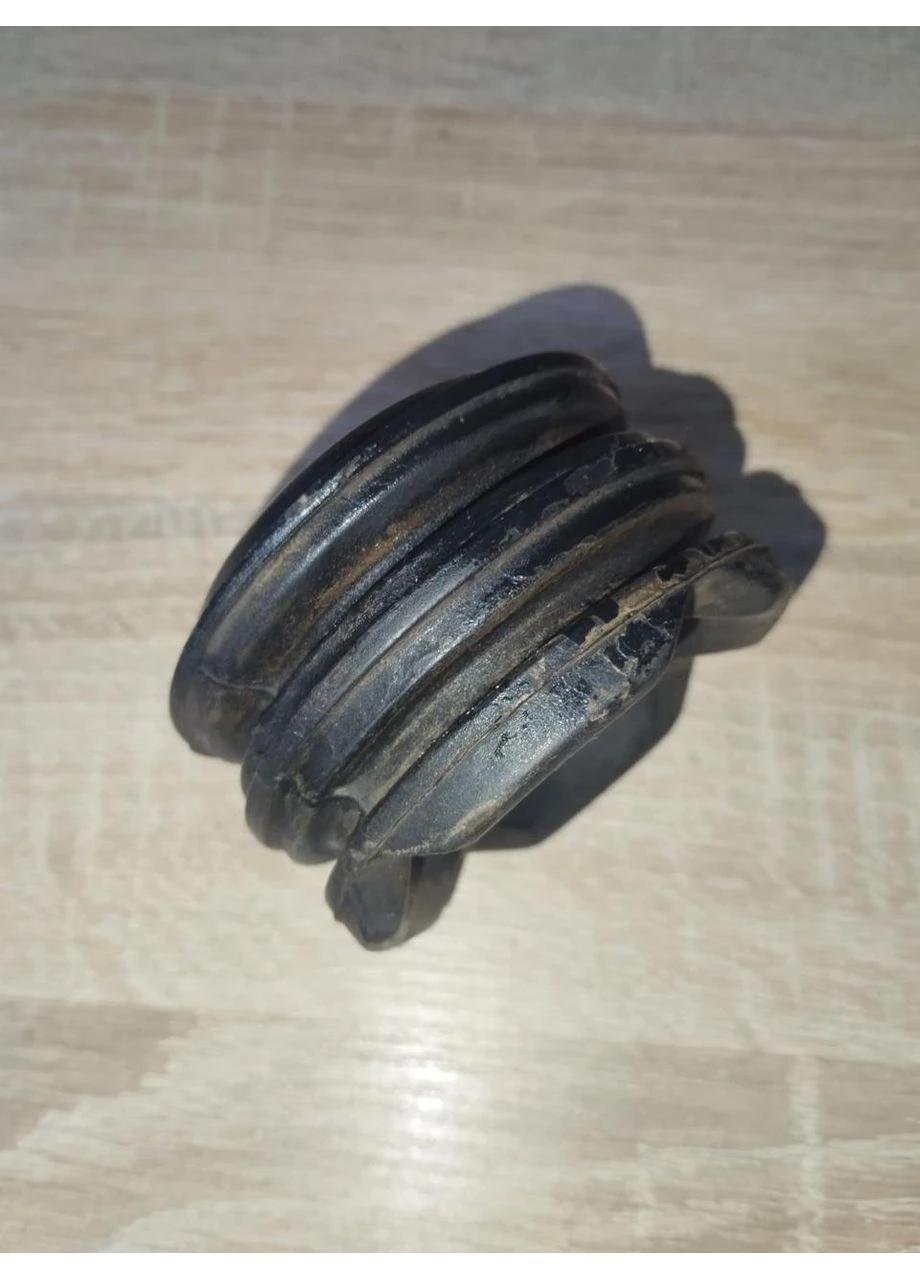 Опора заднього амортизатора Chery Tiggo T11 Чорні Т11 T11-2911040 Aftermarket (392887669)