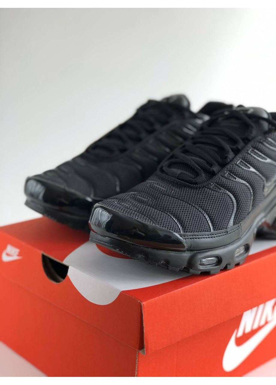 Белые демисезонные кроссовки мужские nike air max plus triple black 604133-050 найк аир макс тн No Brand