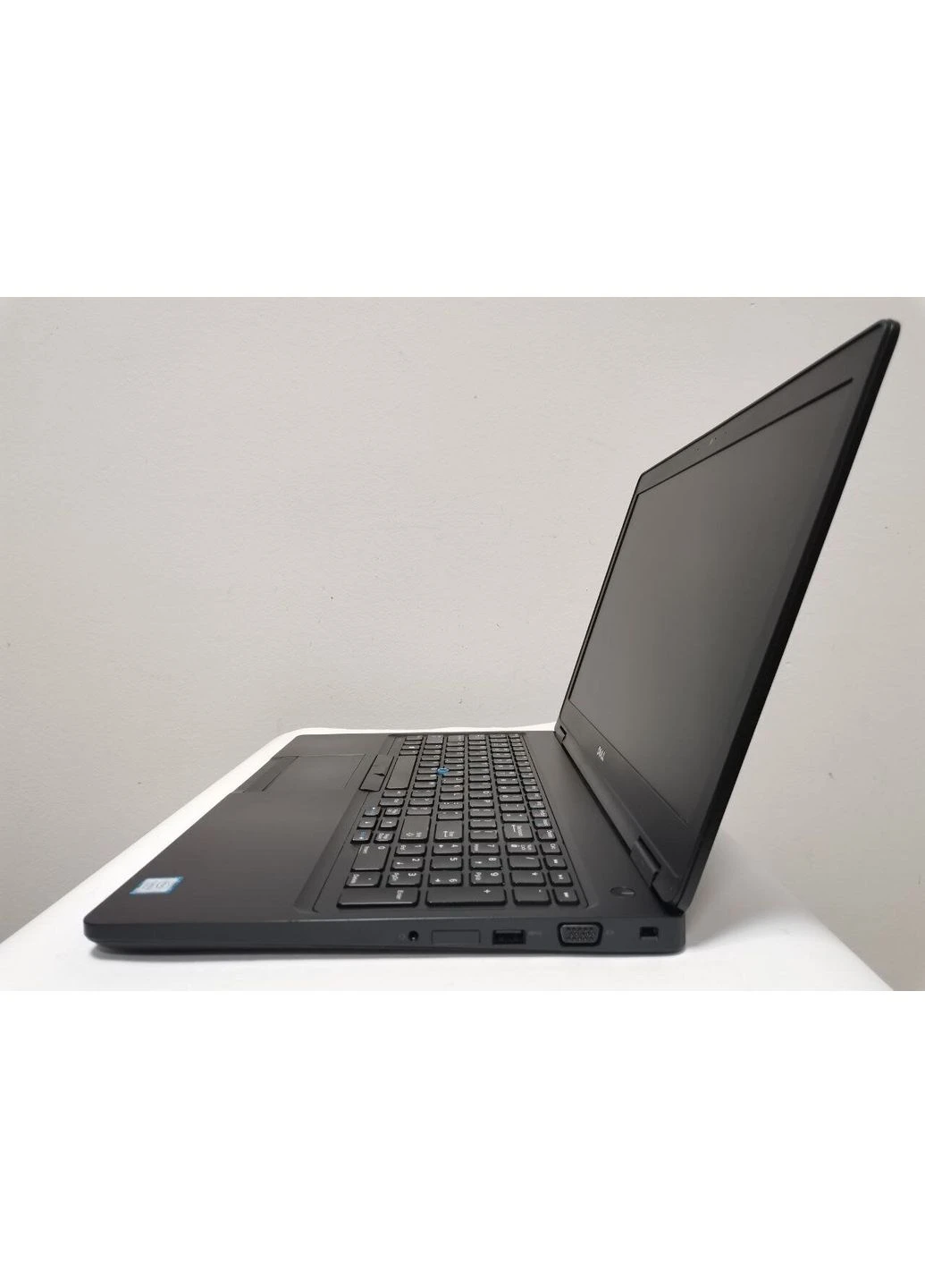 Ноутбук Б-клас Latitude E5580 / 15.6" TN / Intel Core i5-7200U (2(4) ядра по 2.5-3.1 GHz) / 8GB DDR4 / 128GB SSD / HD Graphics Dell (398144187)