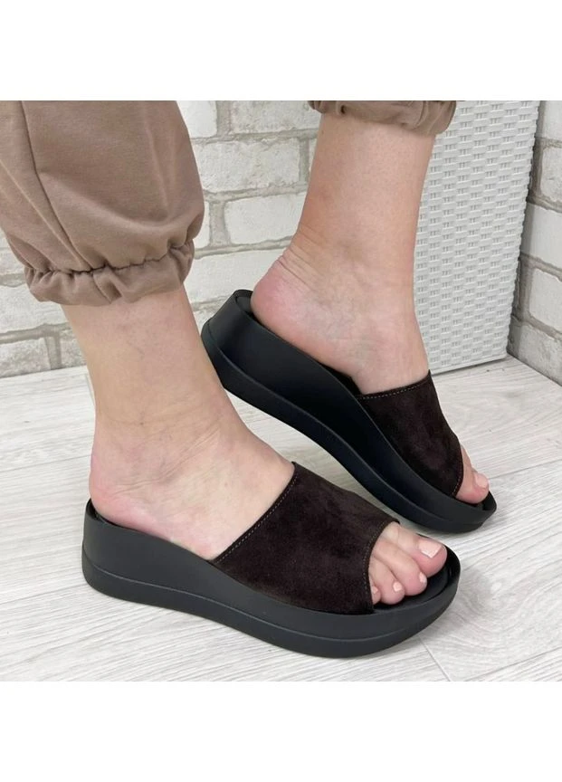 Коричневые шлепанцы женские из натуральной замши на средней платформе Fashion