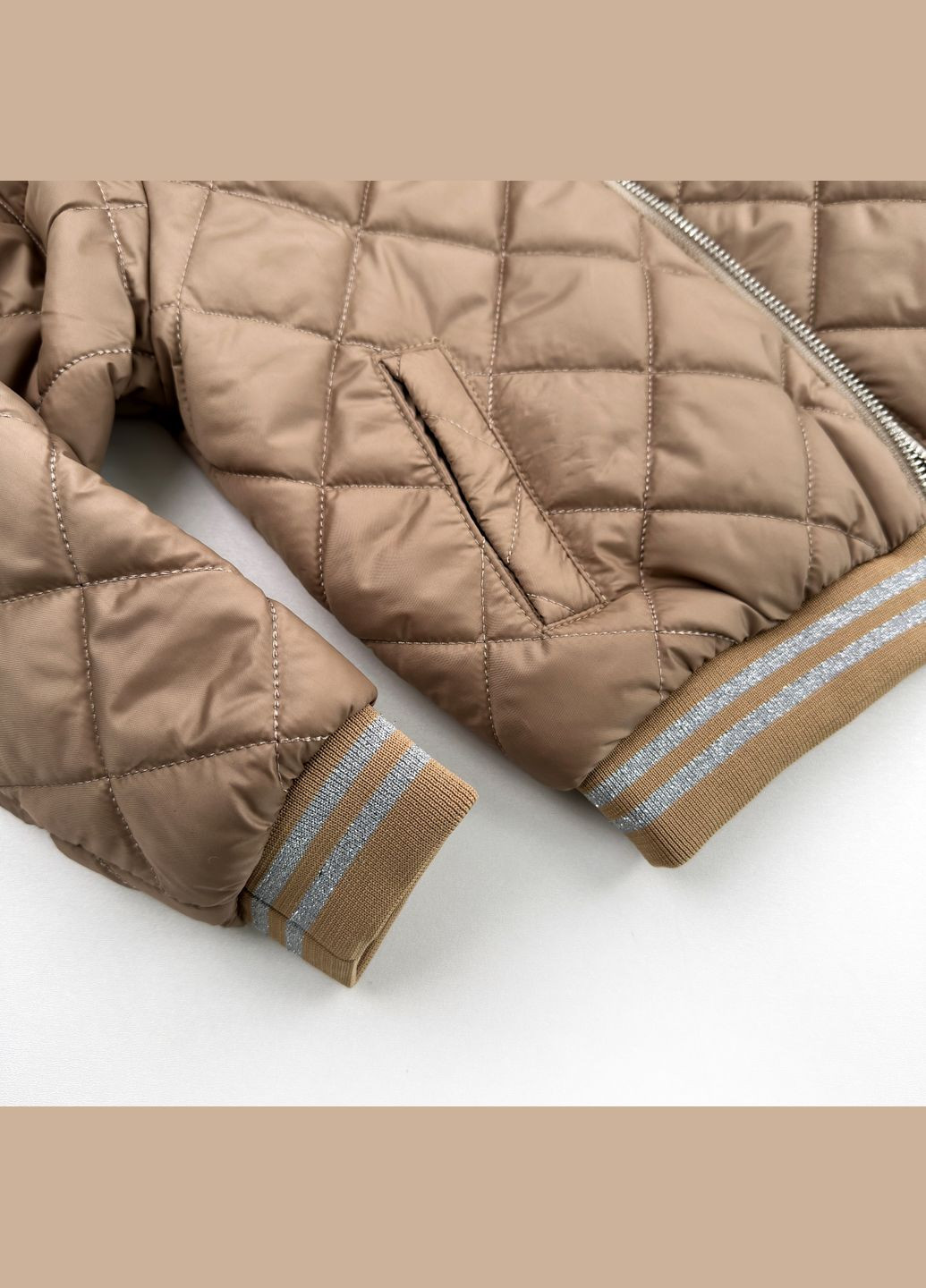 Бежева демісезонна куртка Marakas