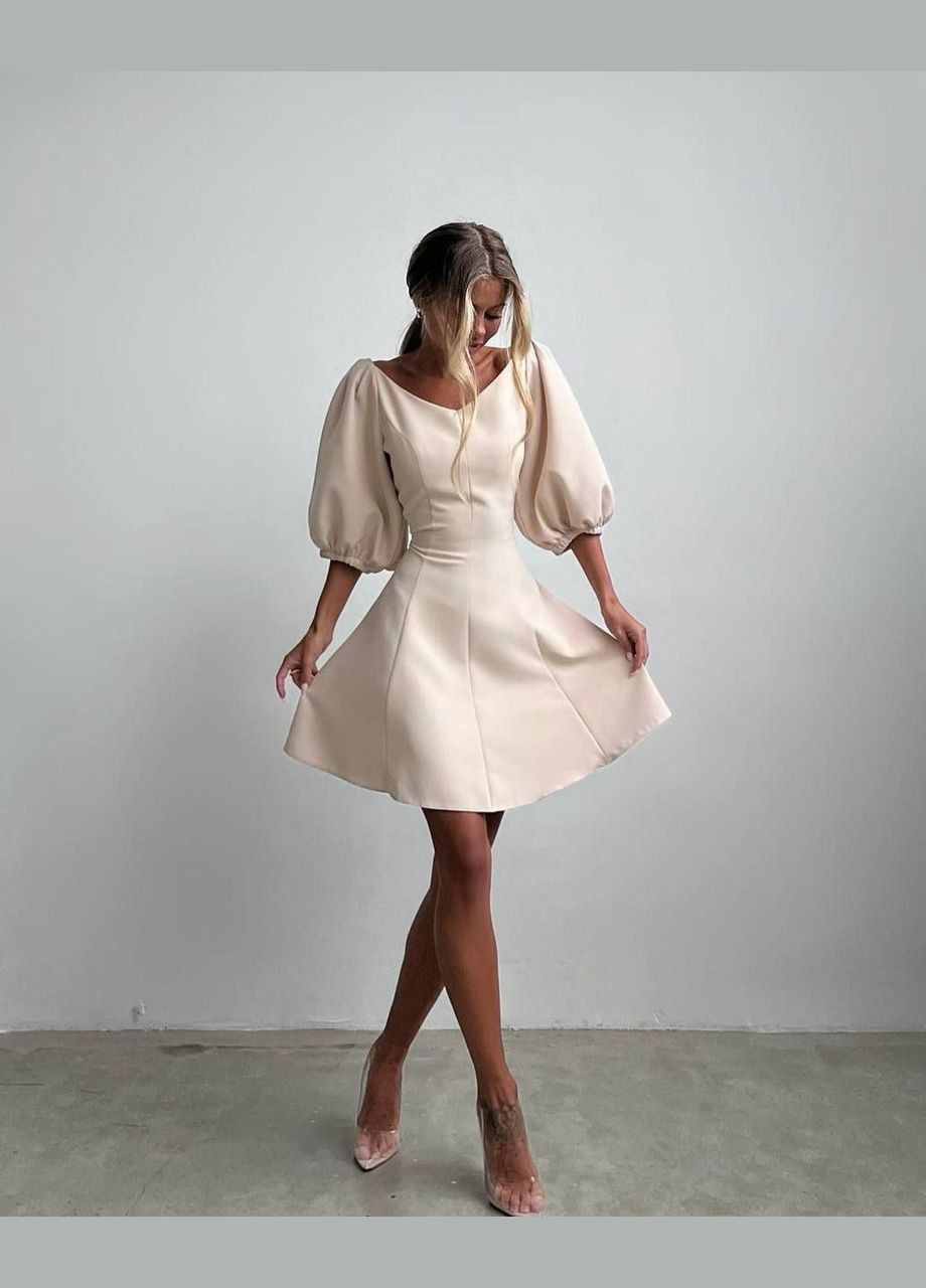 Бежевое праздничный платье нарядная popluzhnaya