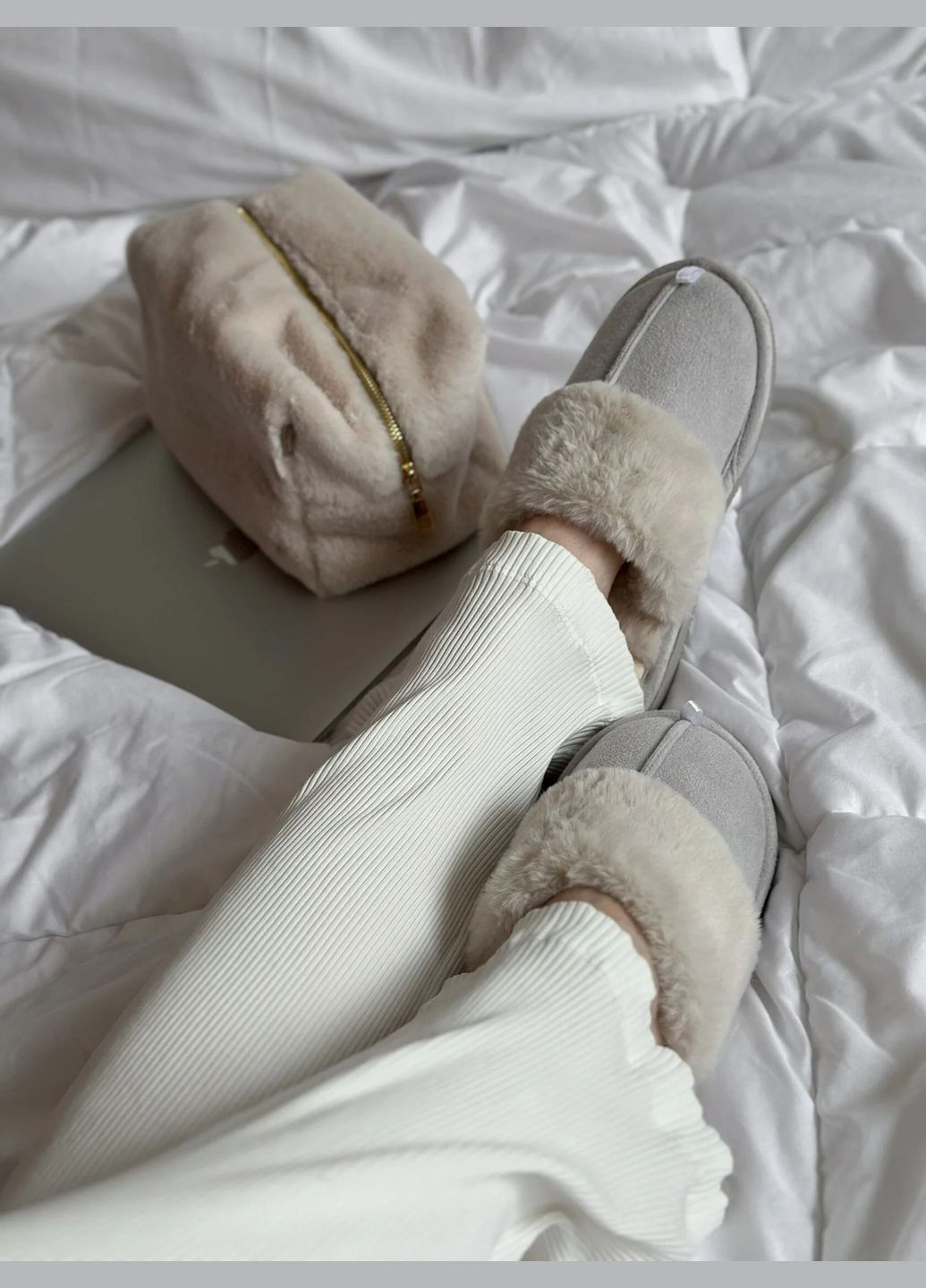 Серые домашние тапочки с меховым изнанкой Fashion