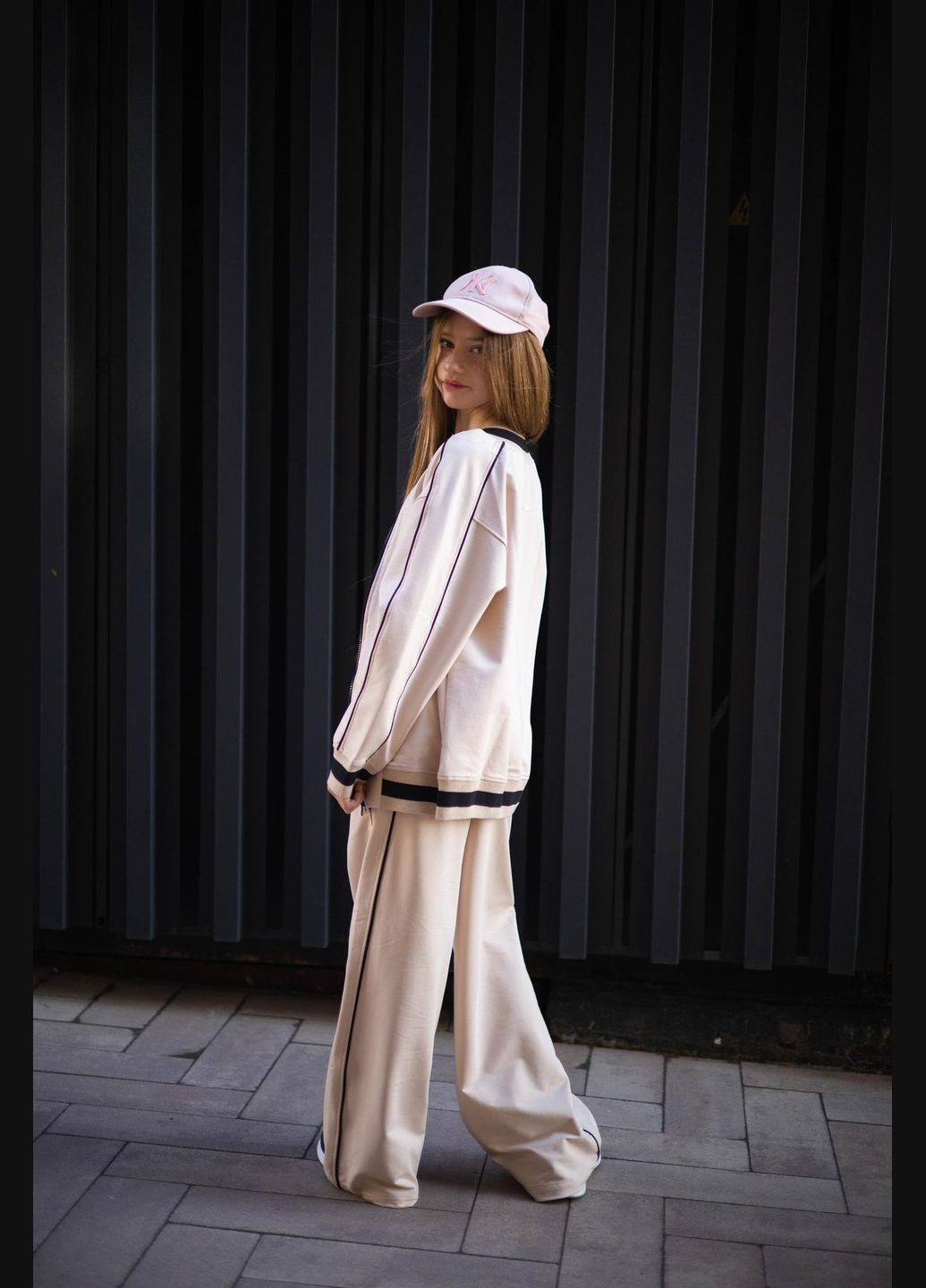 Бежевий демісезонний костюм кант беж брючний IRmAS оверсайз