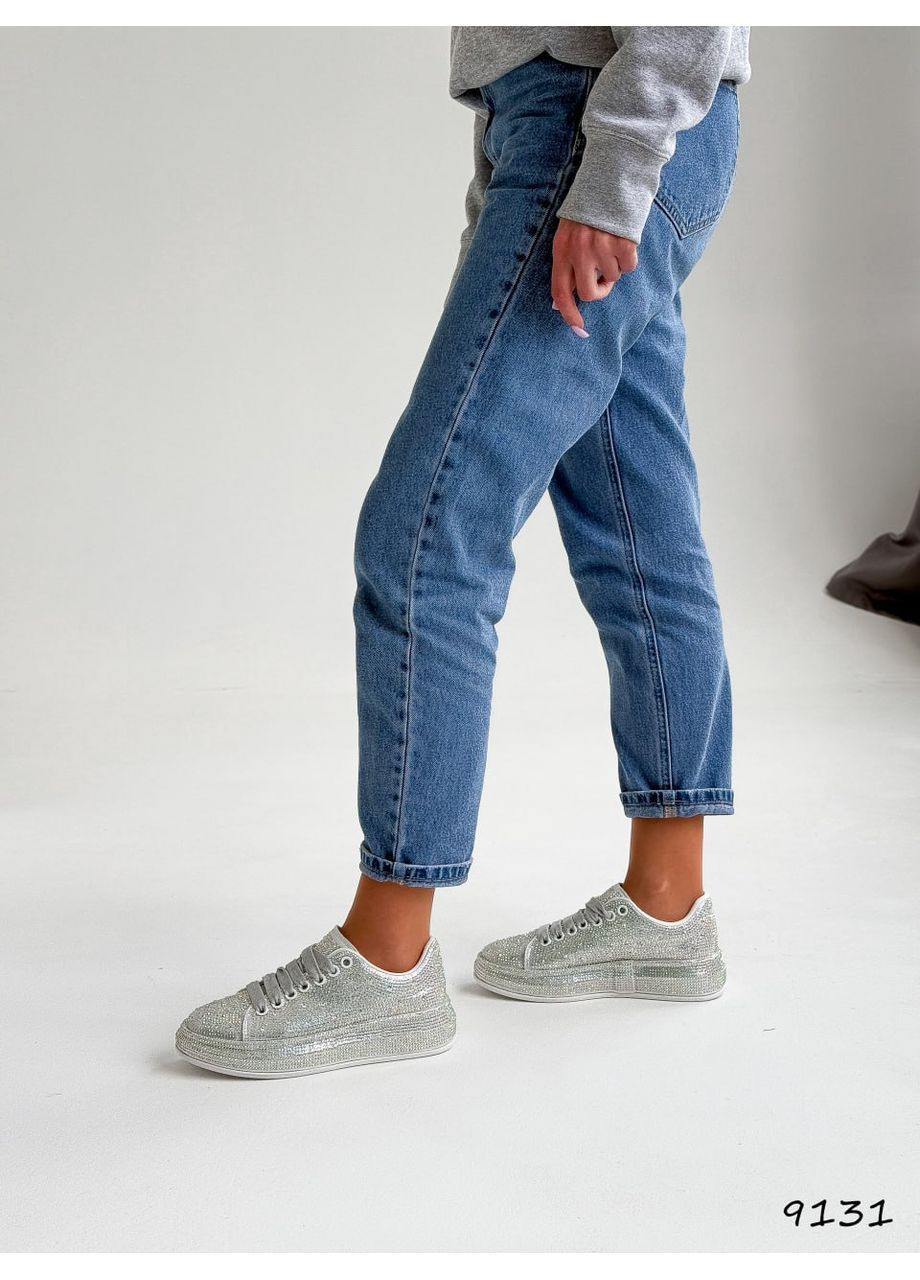 Серебристые кеды покрыты камешками Helen