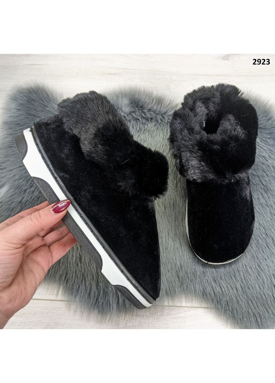 Черные тапочки чуни женские теплые закрытые Lion