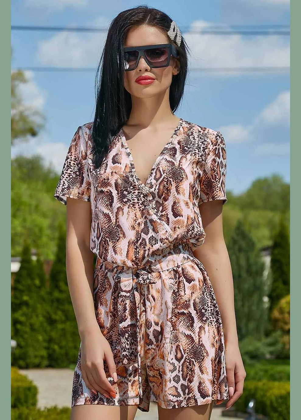 Комбинезон Seventeen комбинезон-шорты змеиный бежевый повседневный софт