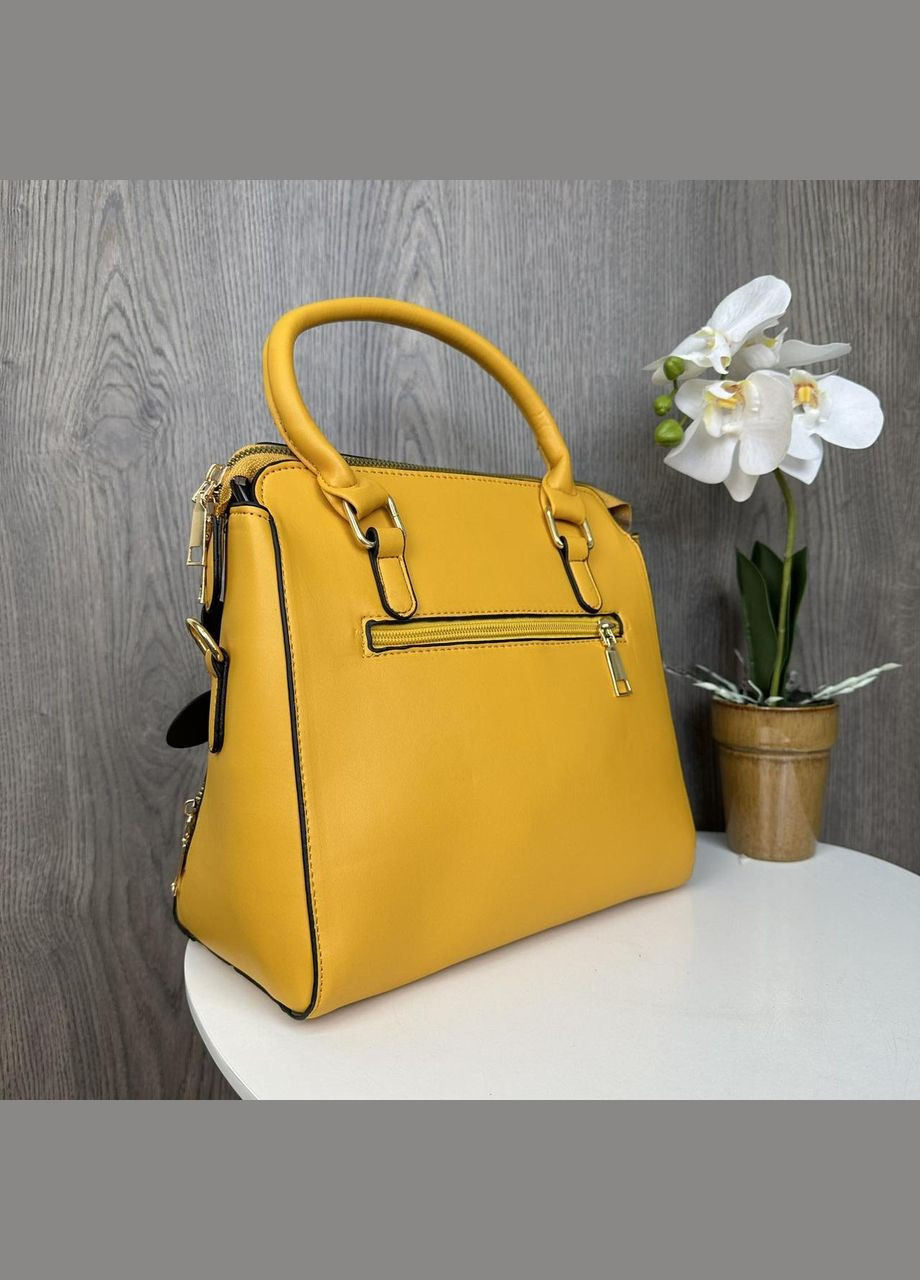 Жіноча сумка з вишивкою та брелоком екокожу квітковий принт жовта (sku_1236) No Brand (330576479)