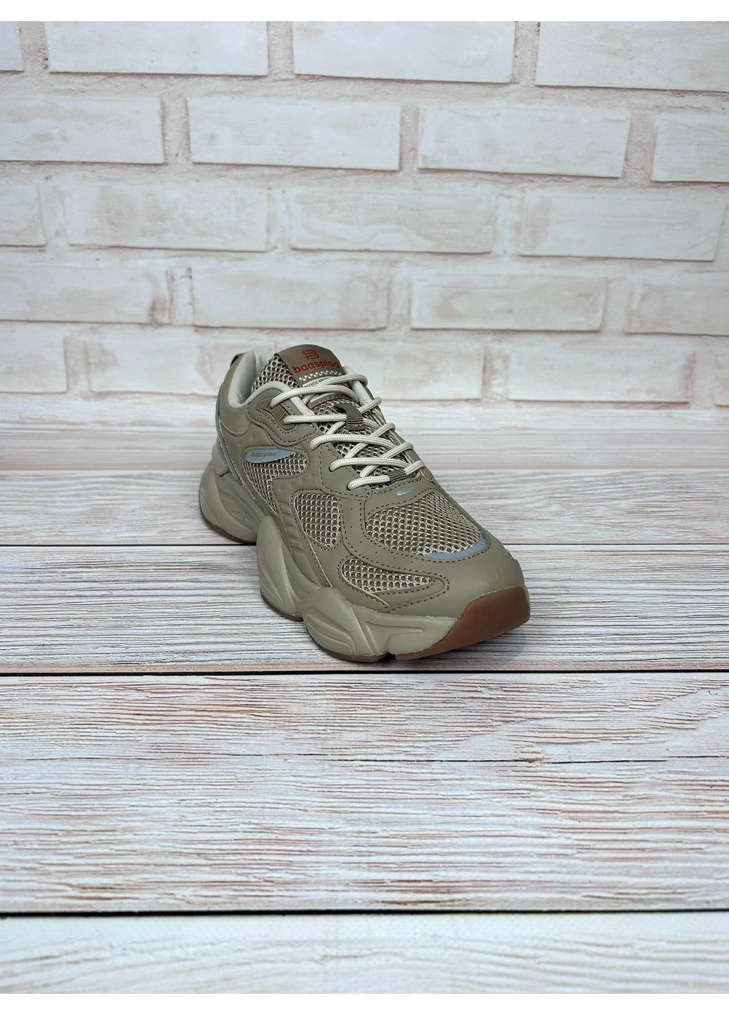 Жіночі кросівки з текстилю повсякденні Baas бежеві демісезони (348782801)