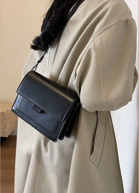 Женская классическая сумка большая 2834-1 на ремне кросс-боди на три отдела черная No Brand (296008227)