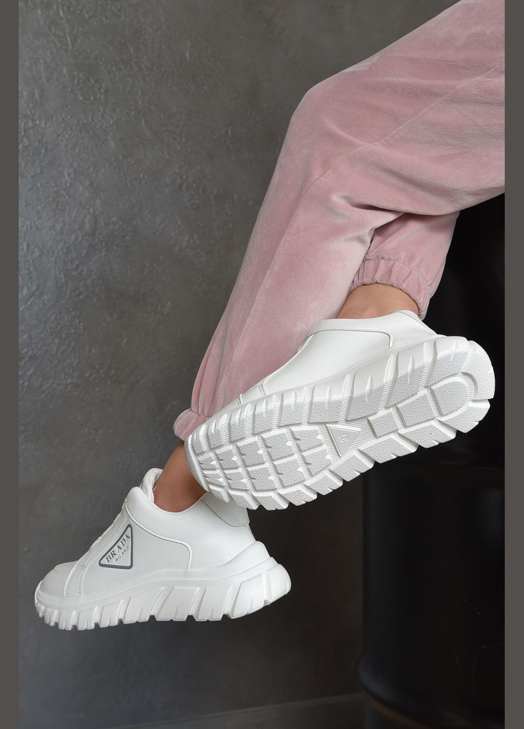 Білі осінні кросівки жіночі білого кольору Let's Shop