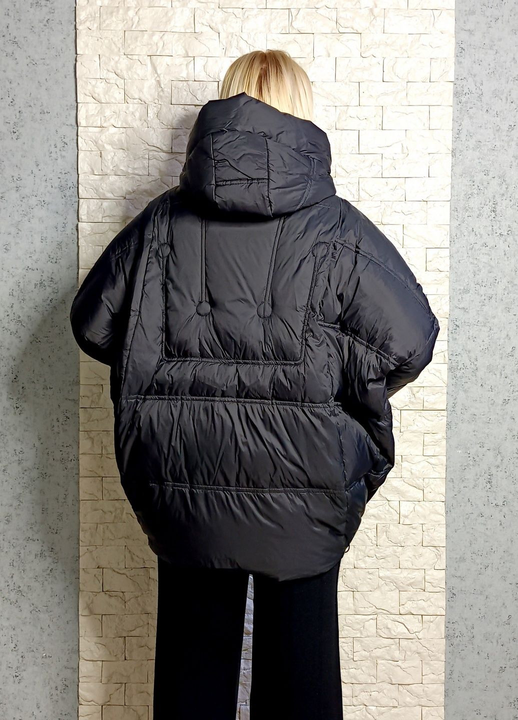 Чорний зимній Пуховик di classe