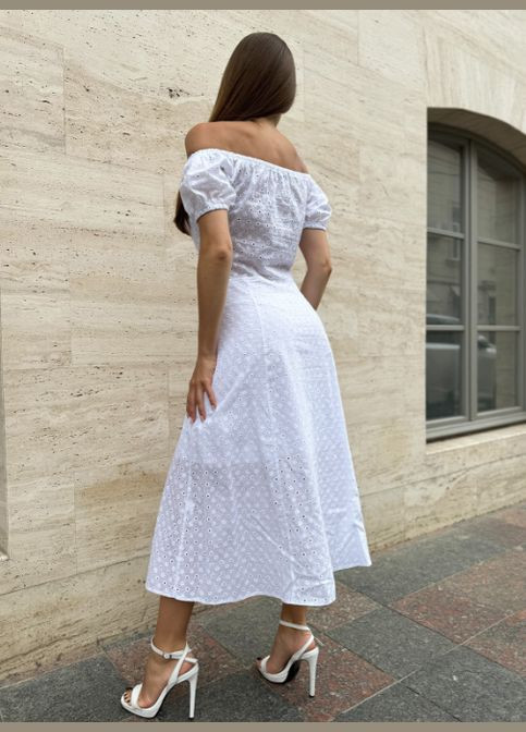 Белое платье из прошвы с боковым разрезом No Brand однотонное