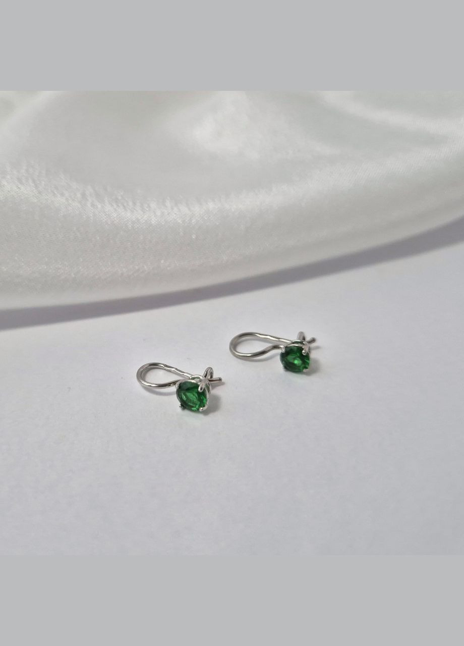 Серебряные детские серьги на петле камень Зеленого цвета Серебро 925 пробы Родированное 72109з 0.97г No Brand (316649606)