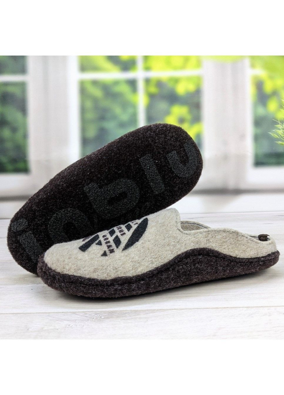 Песочные тапочки мужские фетровые для паркета коричневые Inblu