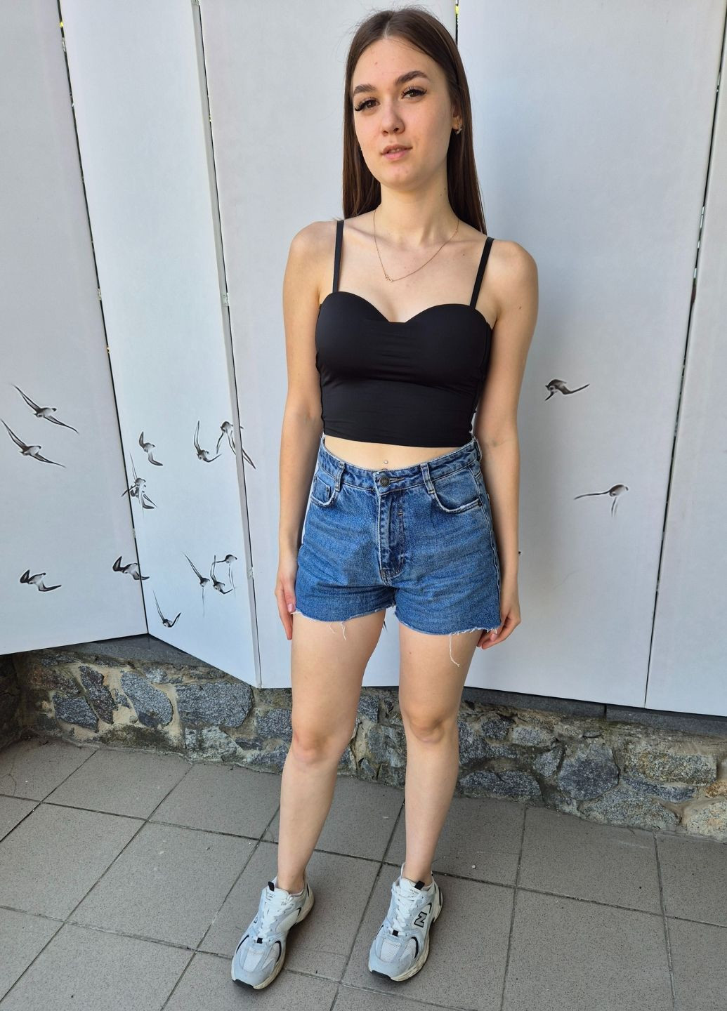 Шорти джинсові жіночі з потертостями на кишенях No Brand (369573801)