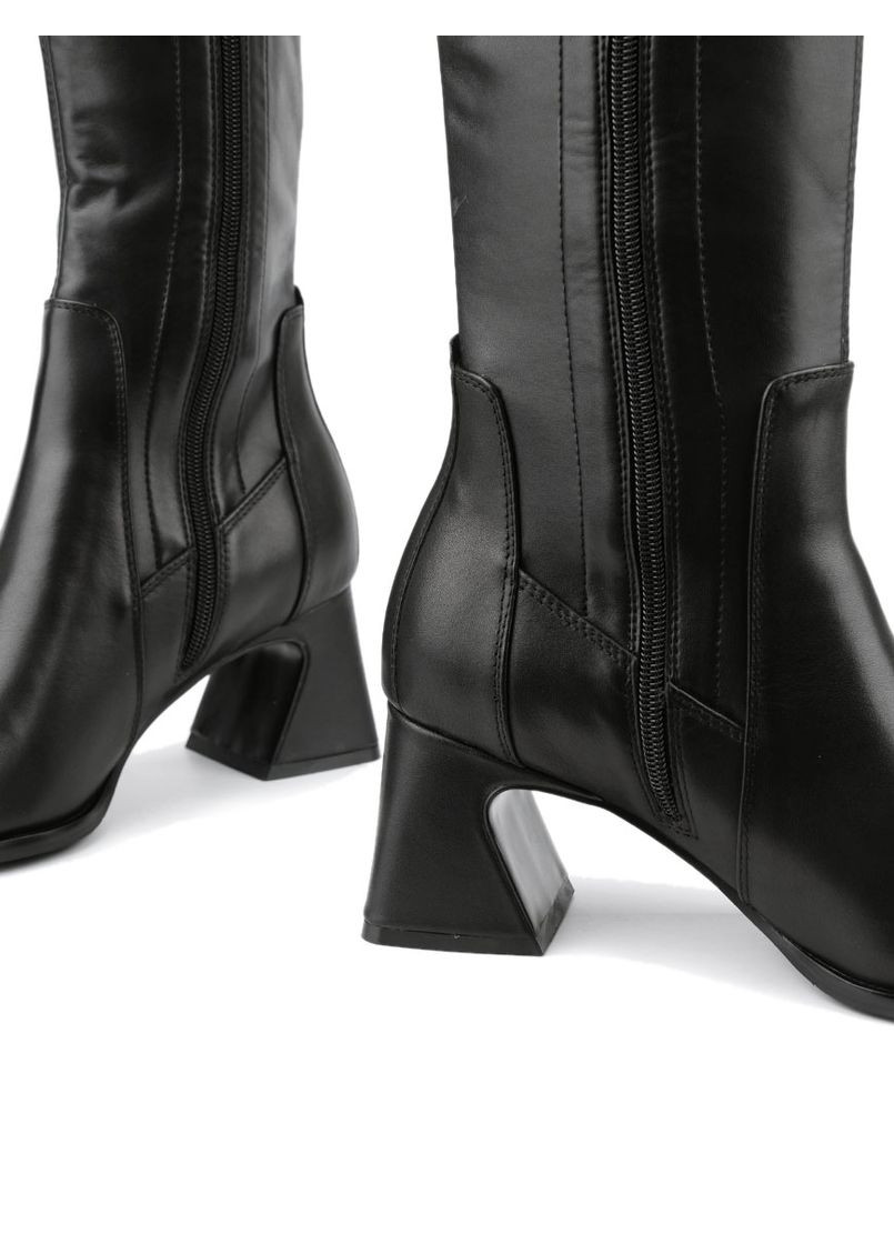Черные осенние женские ботфорты 8009-2002 черная кожа Attizzare