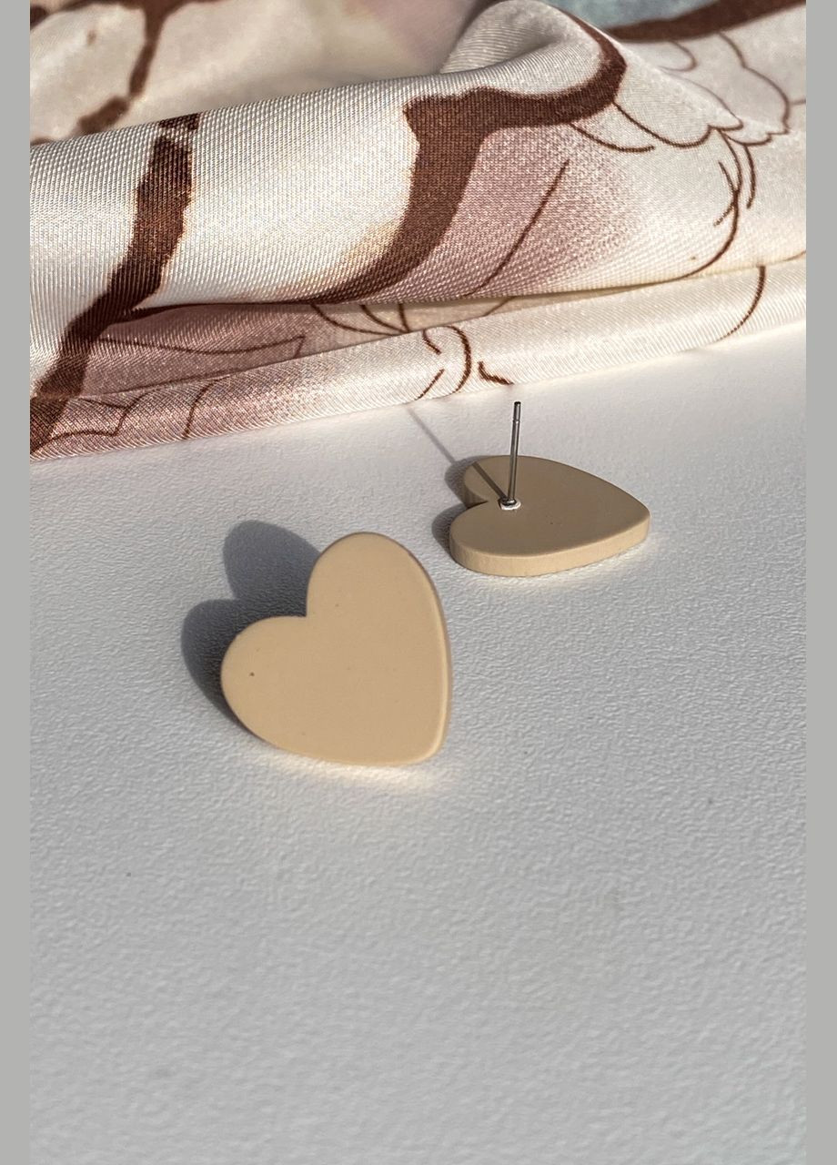 Серьги-гвозди акрил сердце CHICLY (338881891)