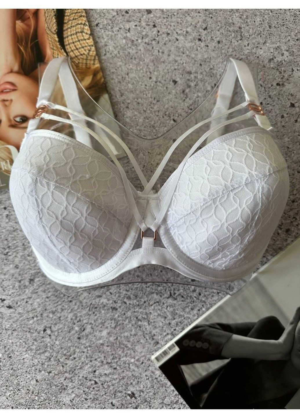 Білий бюстгальтер з посиленою підтримкою та сіткою білий Lanny Mode