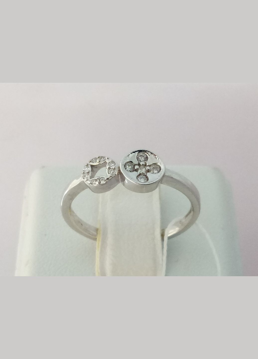 Серебряное кольцо с фианитами. 1551987 Аметист-В (296594966)