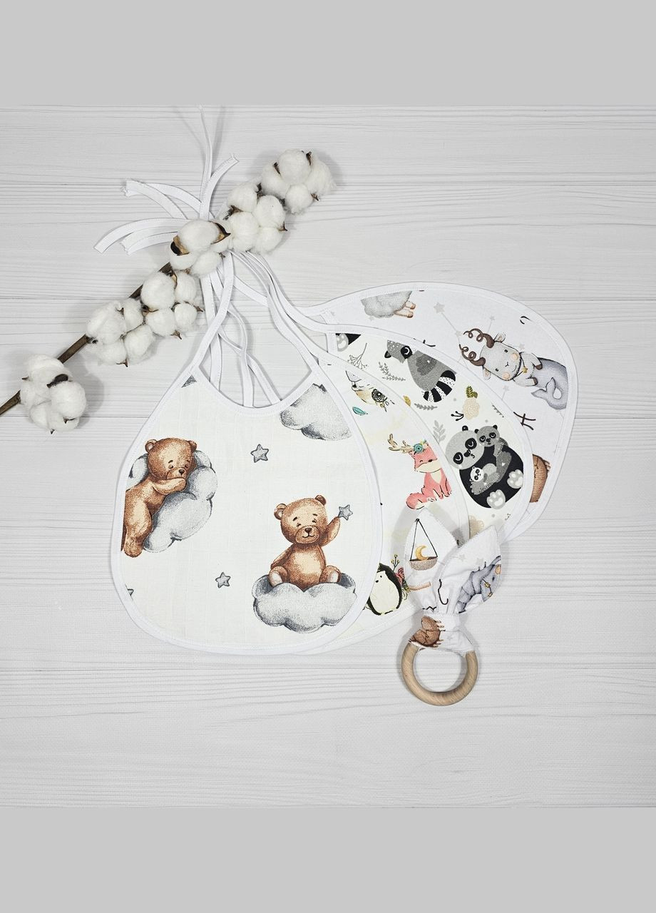 Набор из 4 непромокаемых слюнявчиков 22х25 см + эко грызунок "Шуршвщие ушки" 7х18см a.l.babybox Зодиак Разноцв No Brand (315488222)