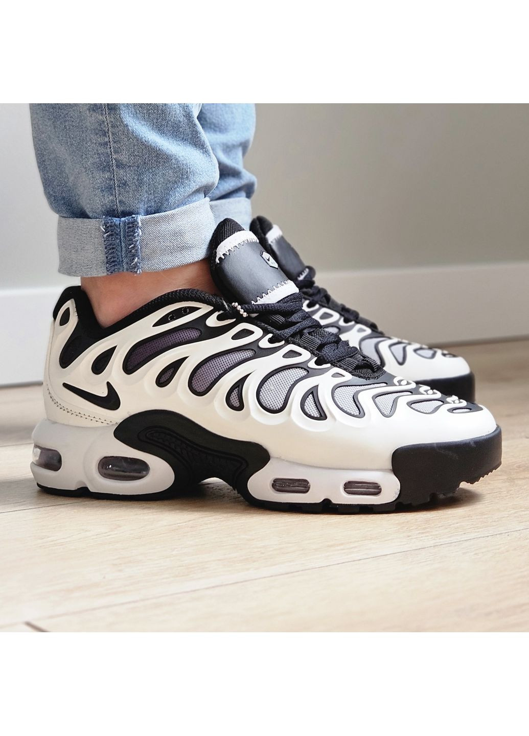 Кросівки жіночі і чоловічі Nike Air Max Tn Plus Drift White Black | Найк Аір Макс ТН плюс білі чорні No Brand білі демісезони (362672555)