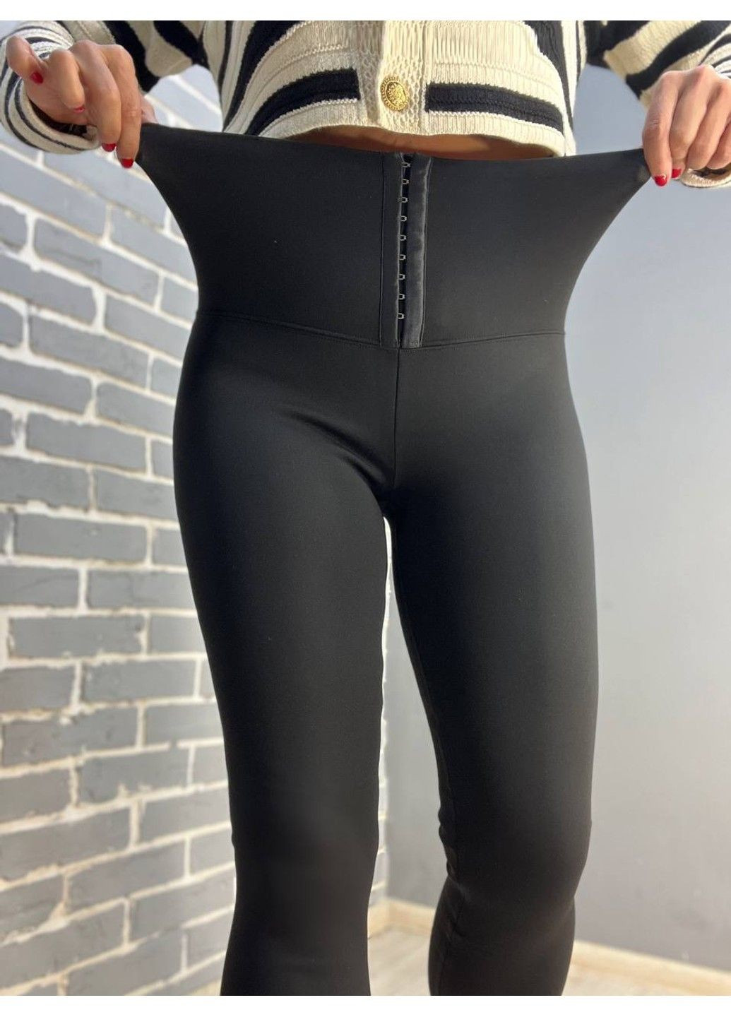 Лосини жіночі 99-2 мікродайвінг корсет крючки утягуючі утеплені на хутрі чорні Kenalin (307173452)