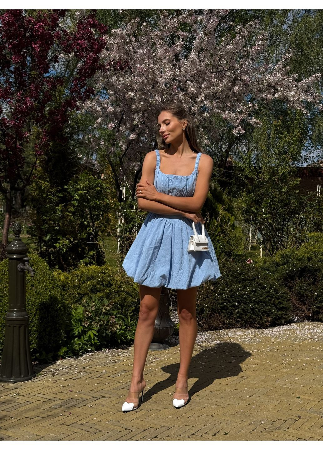 Блакитна кежуал сукня з відкритими плечима Larionoff однотонна