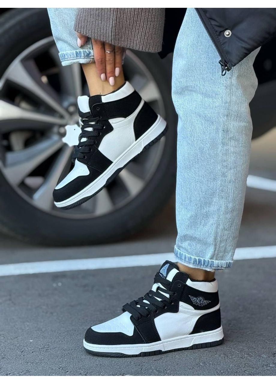 Черно-белые кроссовки женские теплые зимние с мехом белые с черным высокие хайтопы сникерсы на меху повседневные No Brand