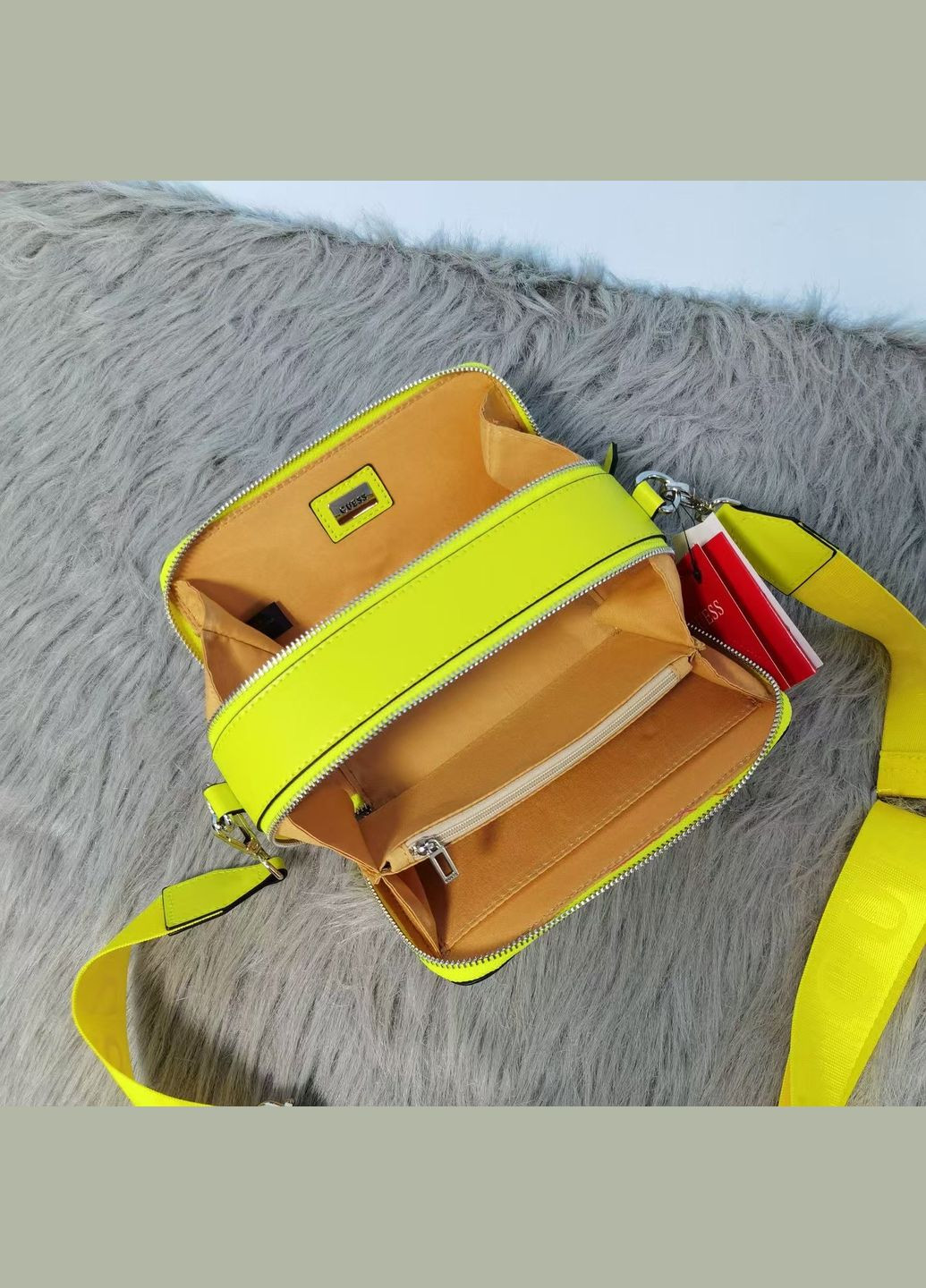 Женская прямоугольная сумка GUESS кросс-боди на ремешке зеленая No Brand (316698212)