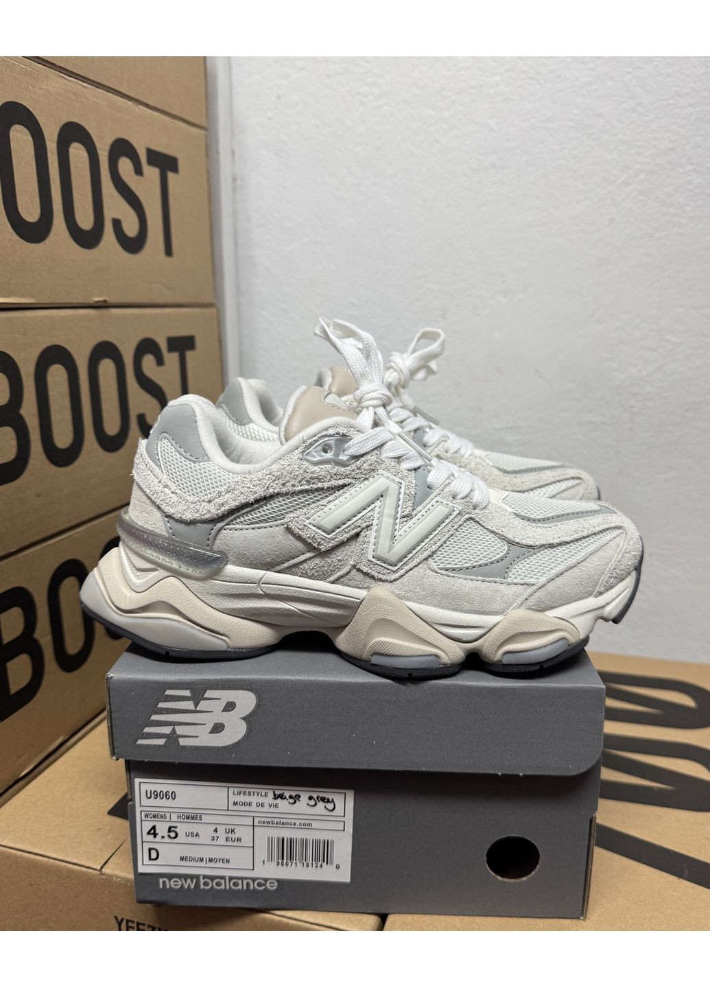 Світло-сірі всесезонні кросівки new balance 9060 grey beige No Brand