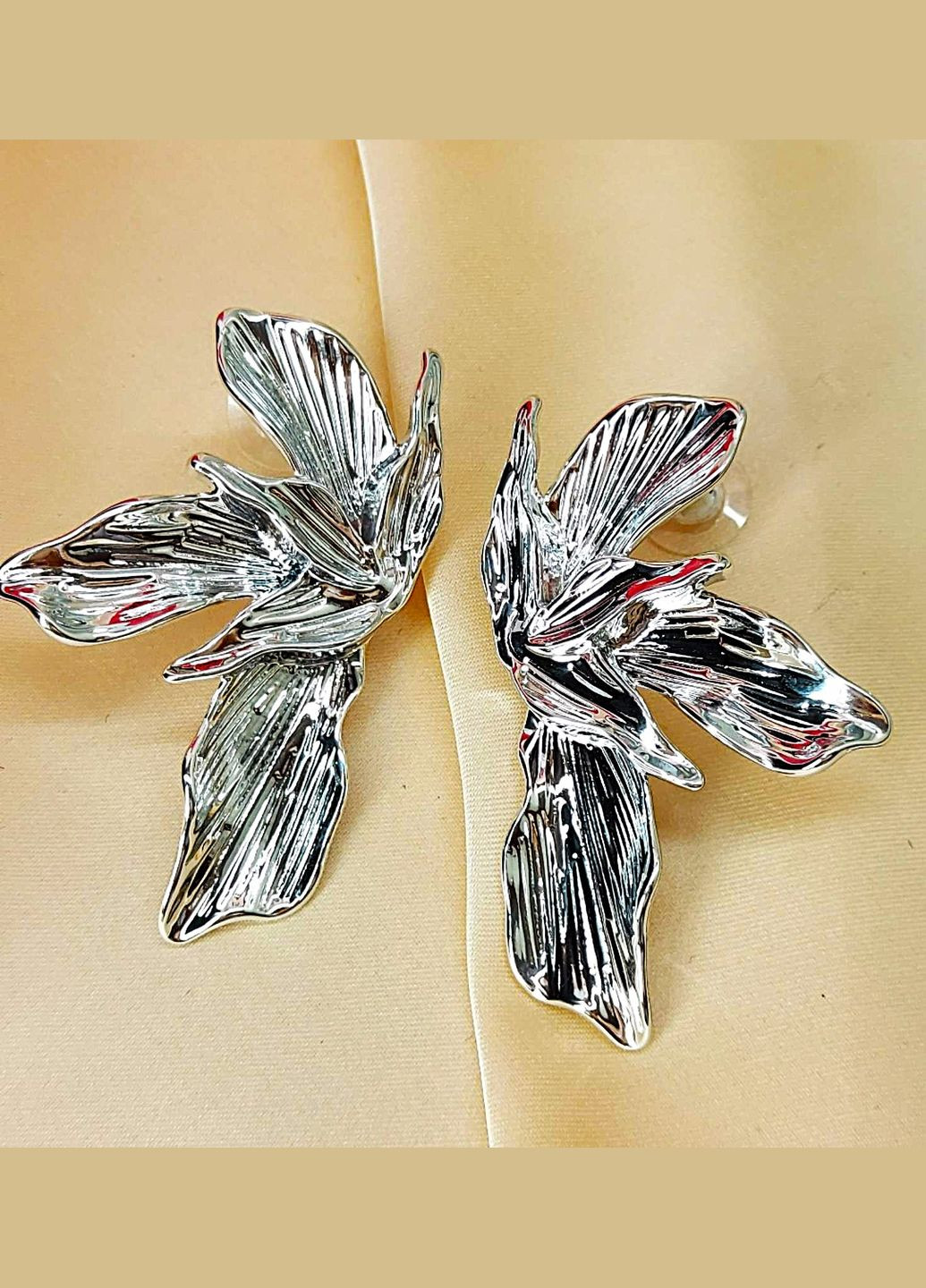 Сережки біжутерія Квіти сріблясті No Brand (335815813)