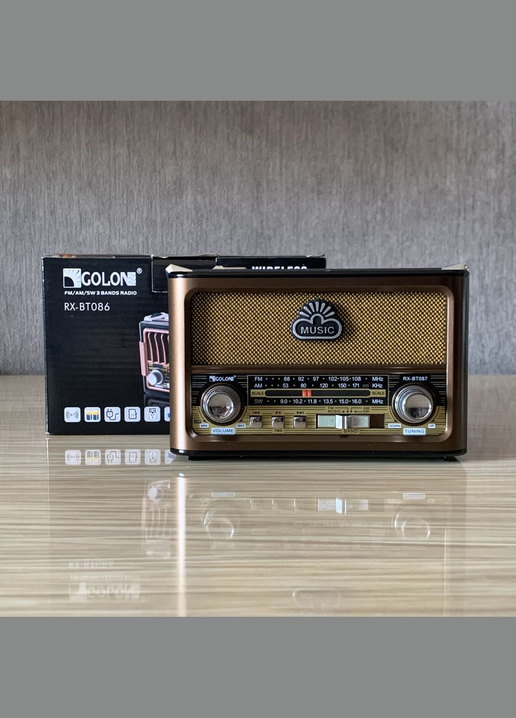 Радіоприймач від мережі з акумулятором і роз'ємом під батарейки, Bluetooth, USB, SD і двома ліхтариками Brown Golon (330828937)