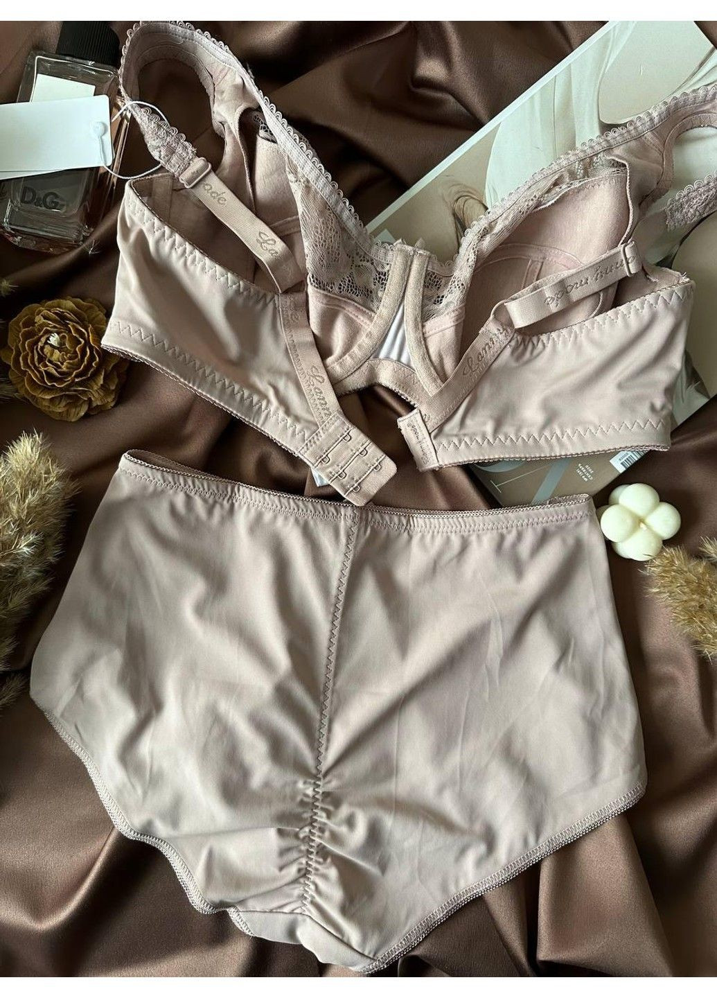Пудровий комплект жіночої нижньої білизни великого розміру, трусики та бюстгальтер на чашку е пудровий Lanny Mode